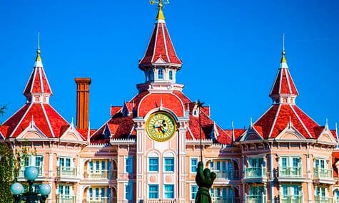 Nouns in Disneyland, an online language course by FSM Buddy