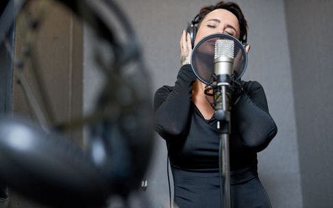 How is vocal training important to a singer's voice quality?