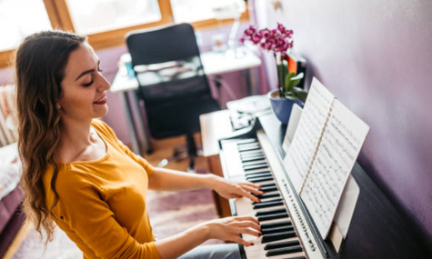 Piano Lessons For Beginners With Basics | FSM Buddy